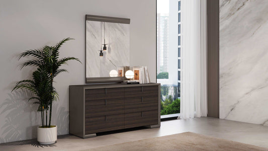 B747 Dresser and Mirror