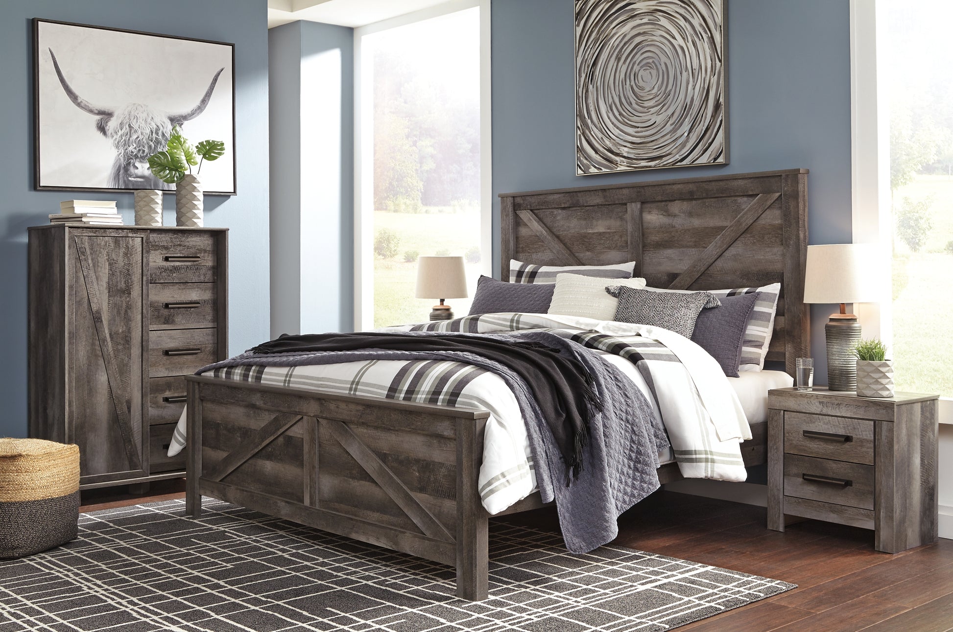Wynnlow Crossbuck Panel Bed - Premier Furniture & Mattress