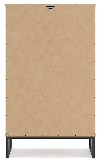 Deanlow Full Panel Headboard with Dresser, Chest and Nightstand