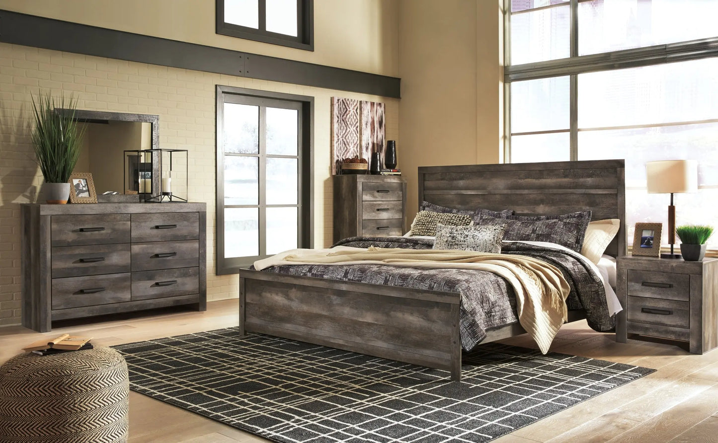 Wynnlow King Panel Bed with Mirrored Dresser and Chest Premier Furniture & Mattress