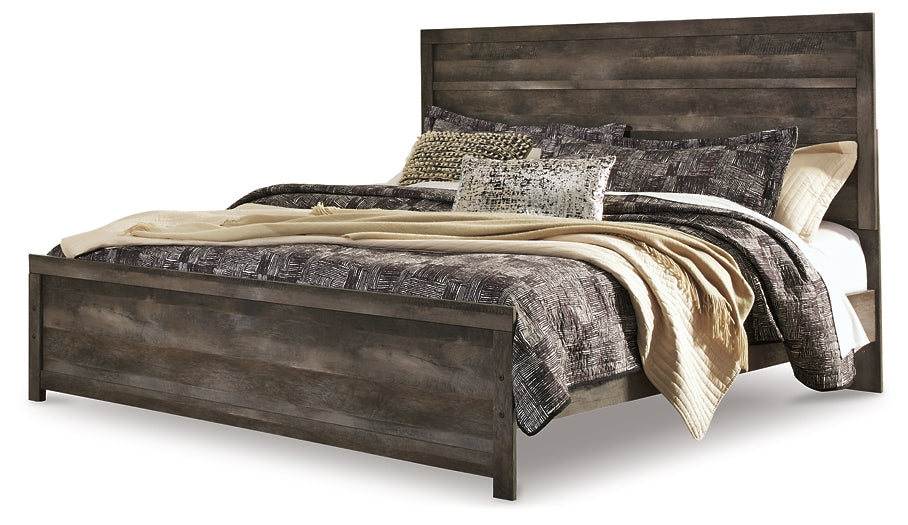 Wynnlow King Panel Bed with Mirrored Dresser and Nightstand Premier Furniture & Mattress