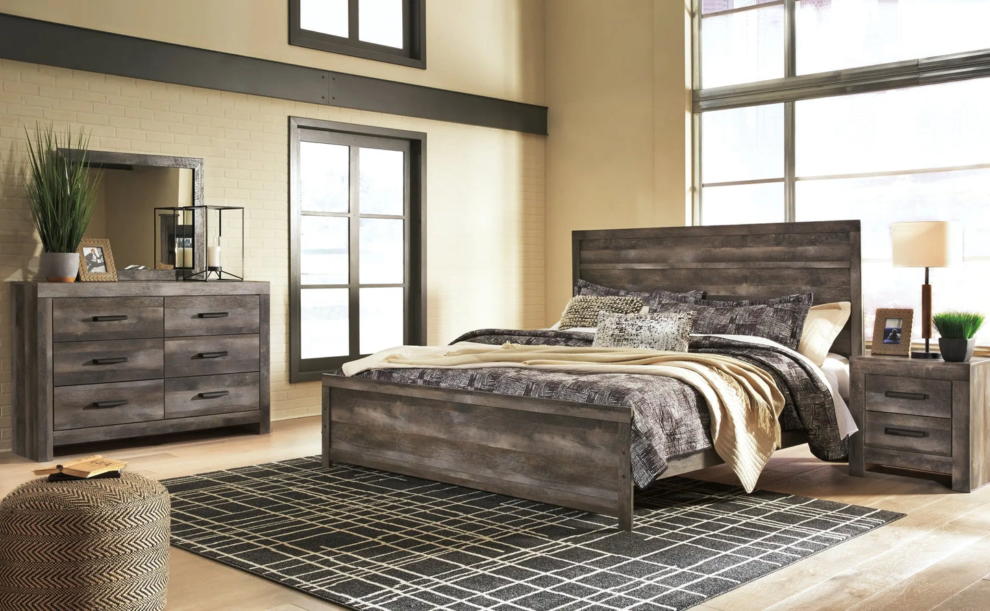 Wynnlow King Panel Bed with Mirrored Dresser and Nightstand Premier Furniture & Mattress