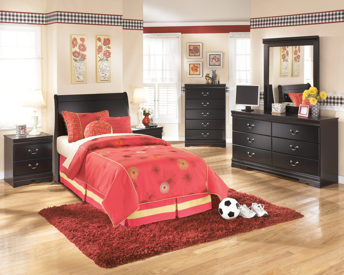 Huey Vineyard Five Drawer Chest - Premier Furniture & Mattress