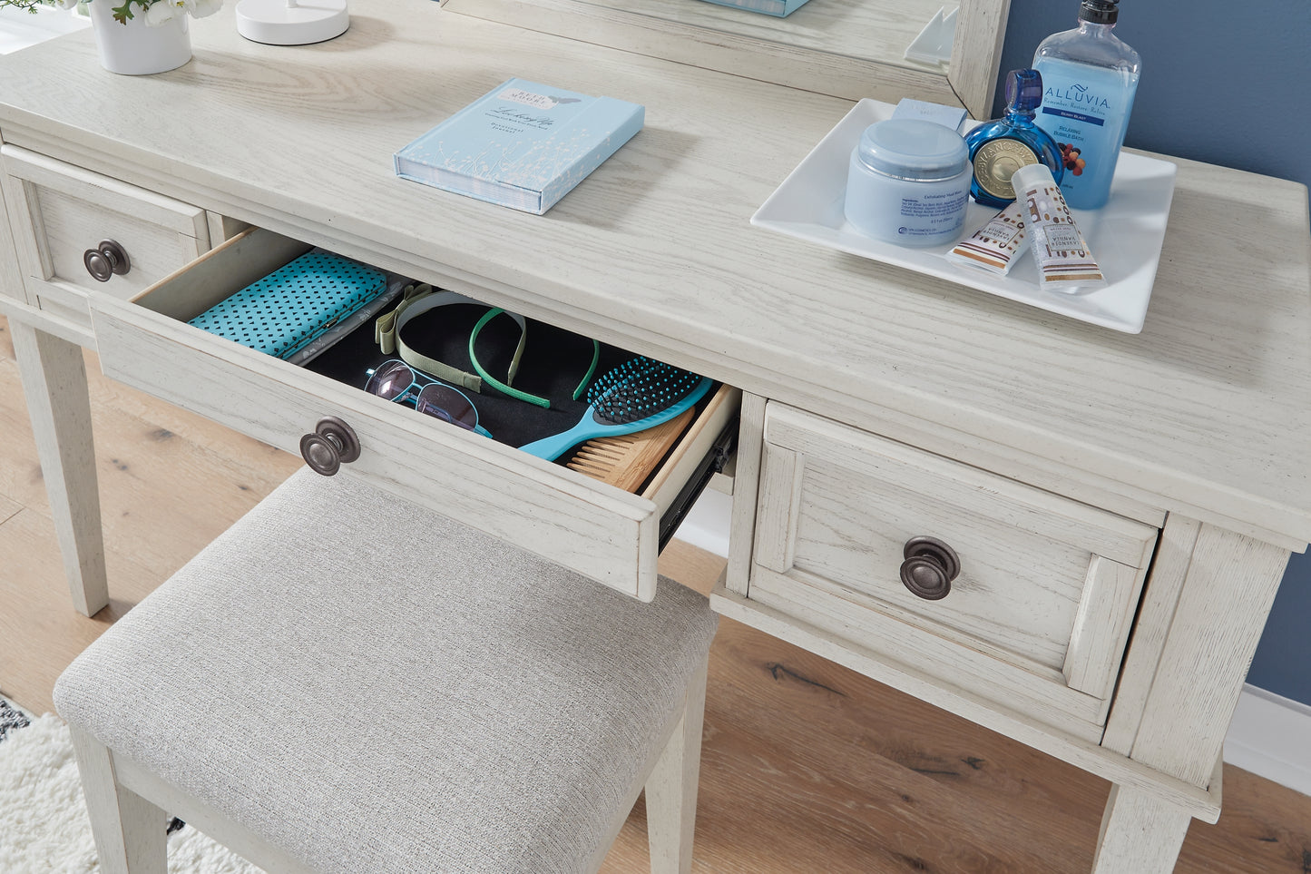 Robbinsdale Vanity/UPH Stool (2/CN) - Premier Furniture & Mattress