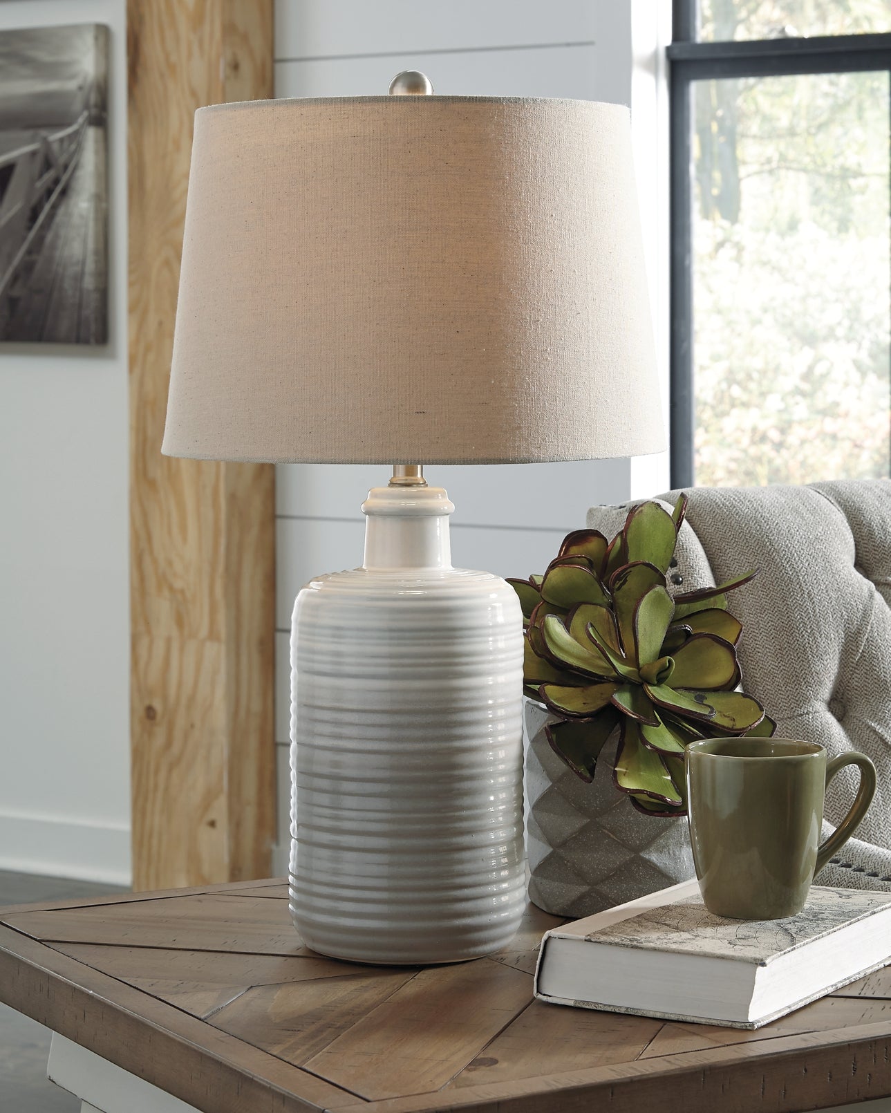 Marnina Ceramic Table Lamp (2/CN) - Premier Furniture & Mattress