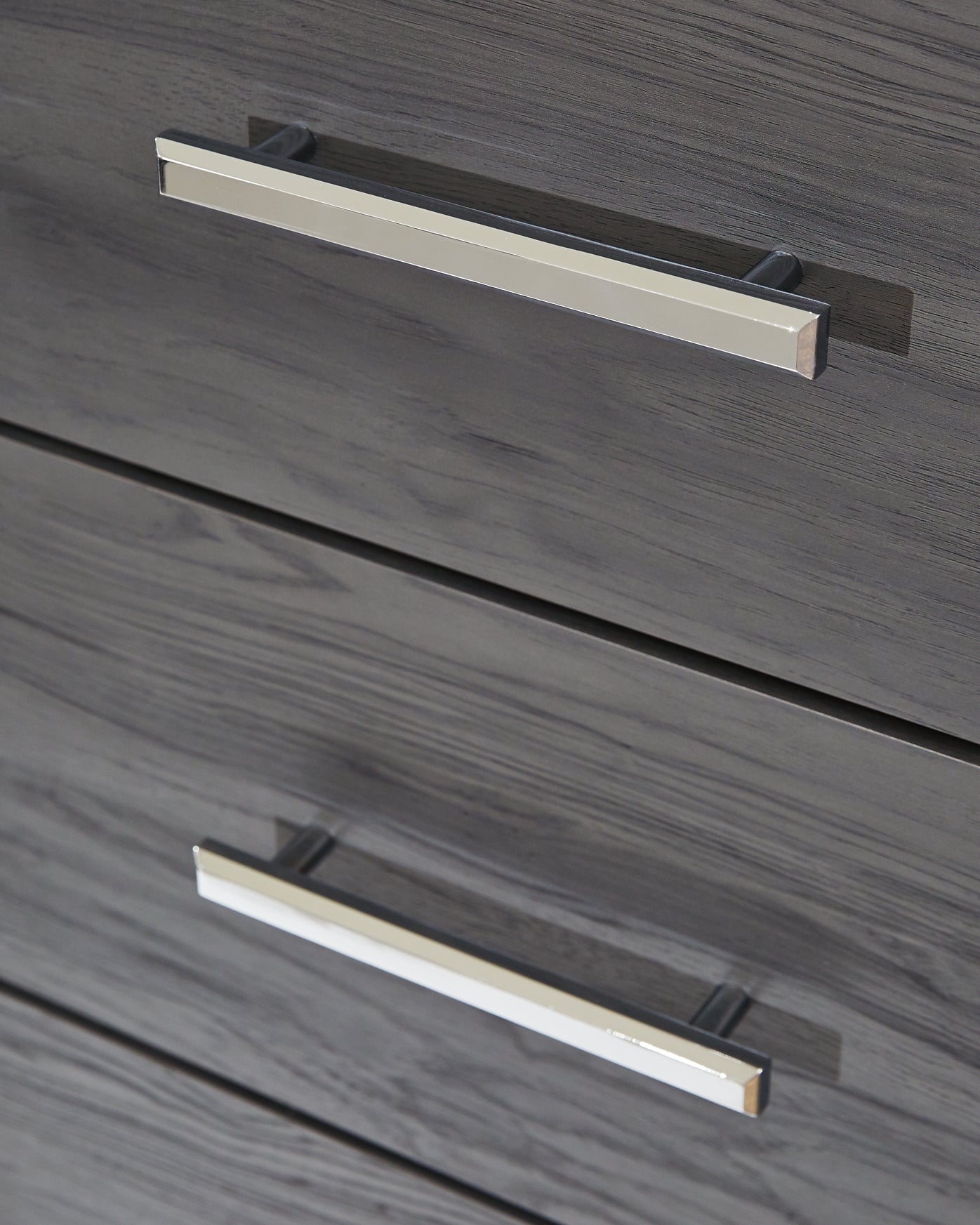 Lodanna Six Drawer Dresser - Premier Furniture & Mattress