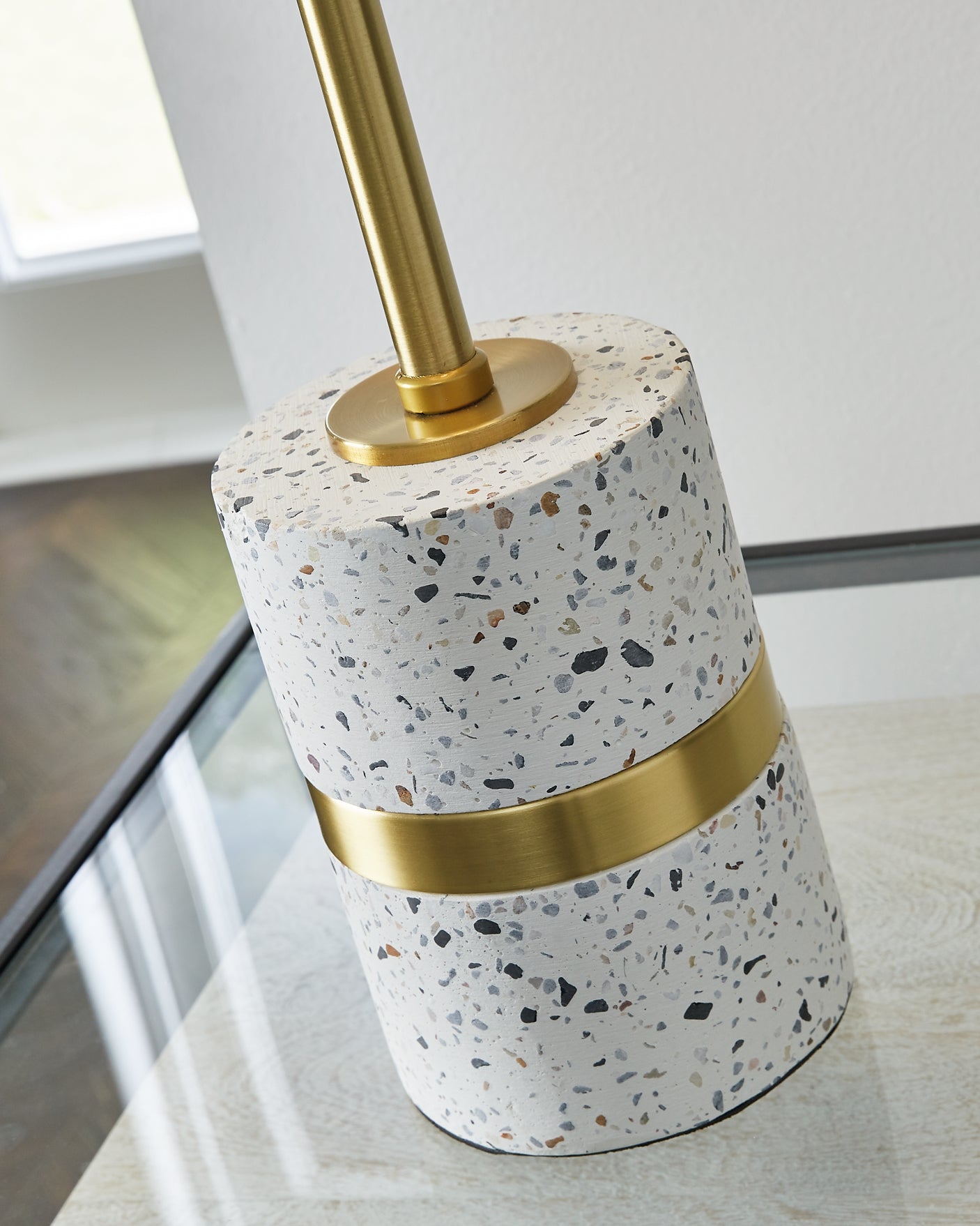 Maywick Metal Table Lamp (1/CN) - Premier Furniture & Mattress