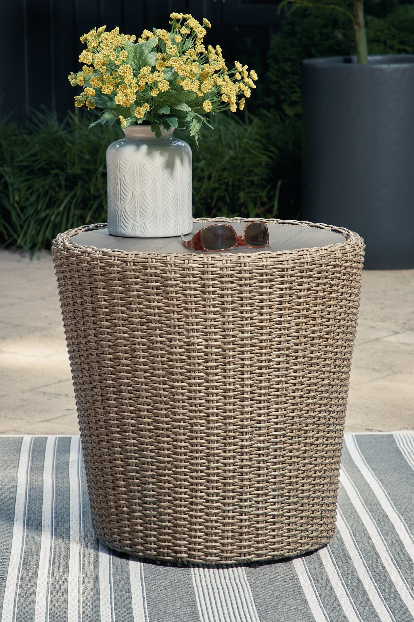 Danson Round End Table - Premier Furniture & Mattress