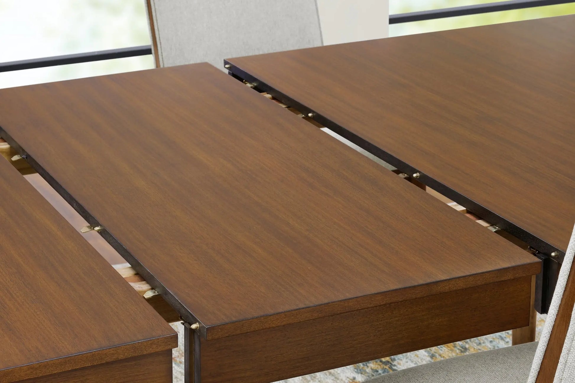 Lyncott RECT Dining Room EXT Table Premier Furniture & Mattress