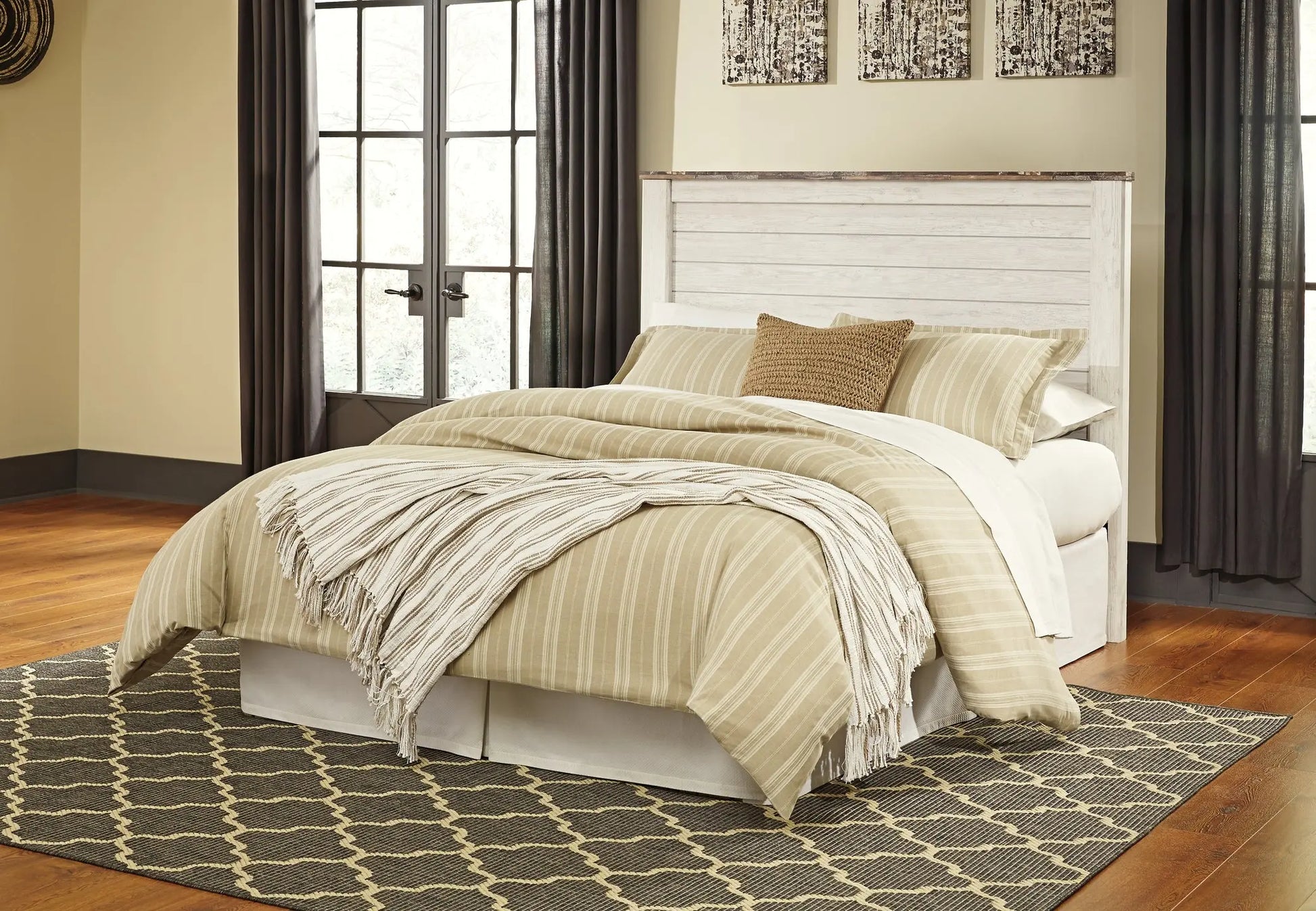 Willowton / Panel Headboard With Mirrored Dresser - Premier Furniture & Mattress