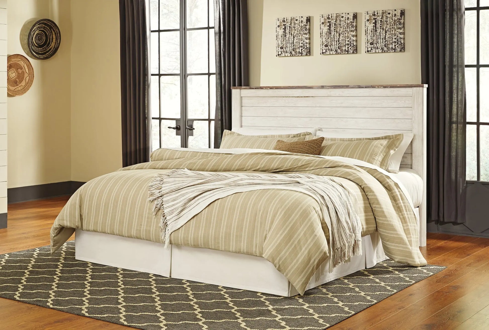 Willowton / Panel Headboard With Mirrored Dresser - Premier Furniture & Mattress