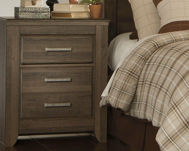Juararo California King Poster Bed with Mirrored Dresser and 2 Nightstands - Premier Furniture & Mattress