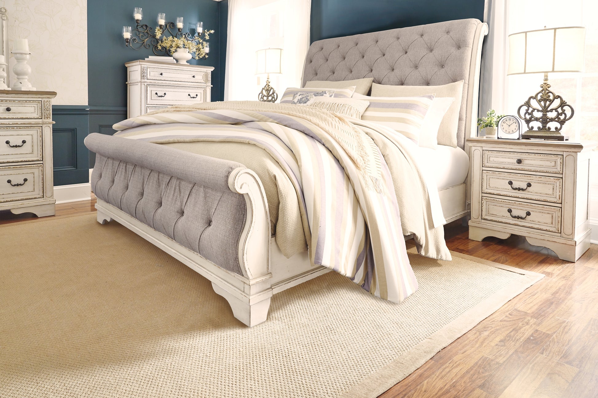 Realyn Sleigh Bed - Premier Furniture & Mattress