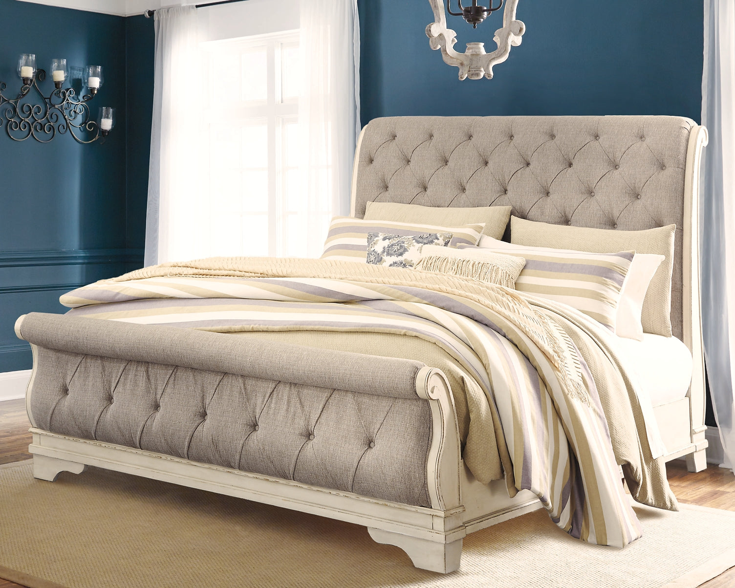 Realyn Sleigh Bed - Premier Furniture & Mattress