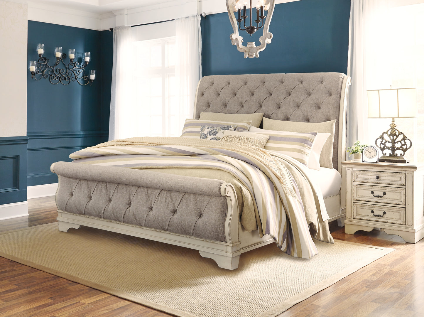 Realyn Sleigh Bed - Premier Furniture & Mattress