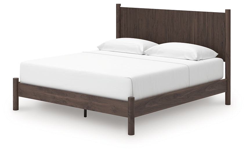 Pamytta King Panel Platform Bed, Dresser, Mirror and Nightstand