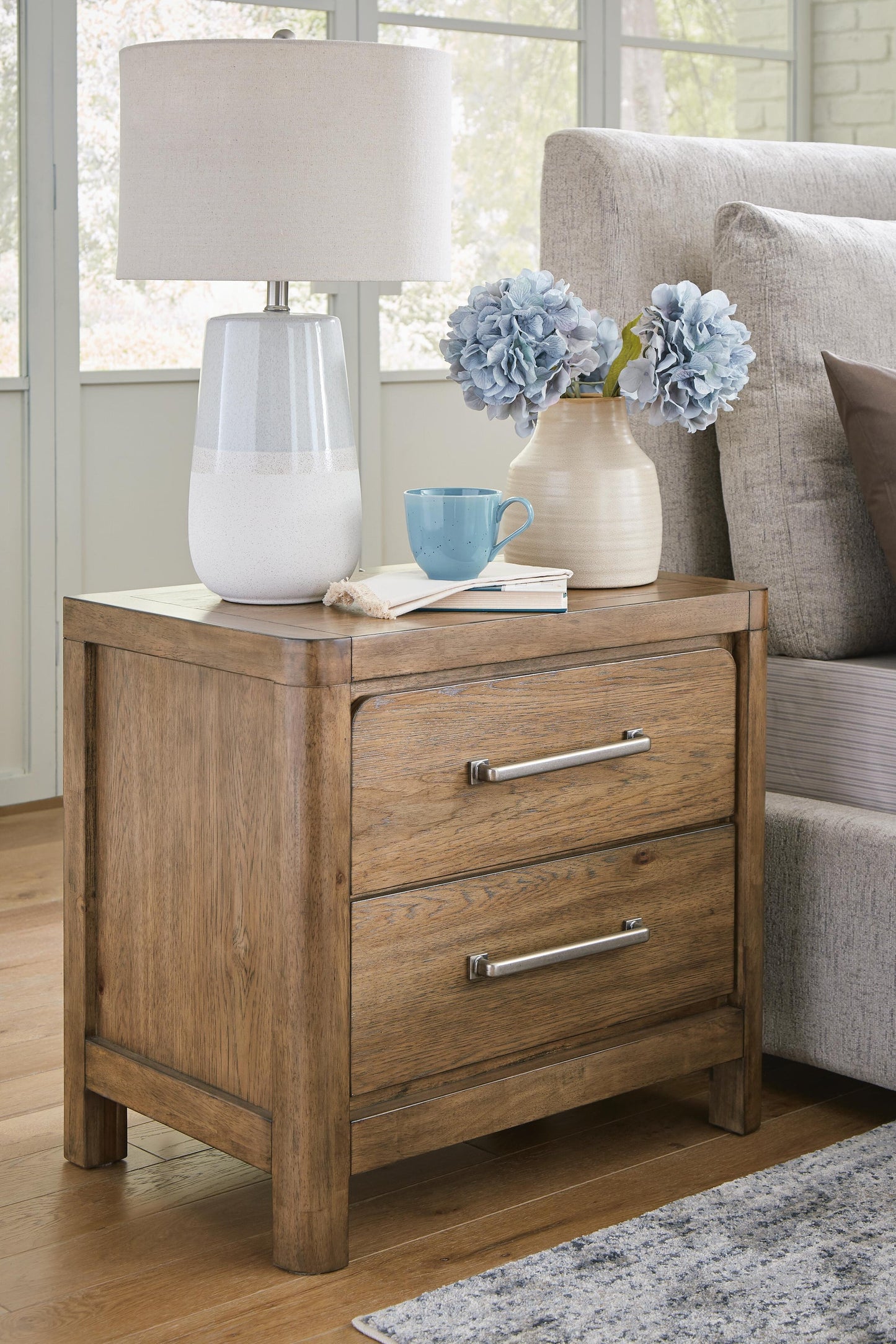 Cabalynn King Panel Bed with Storage with Mirrored Dresser, Chest and Nightstand