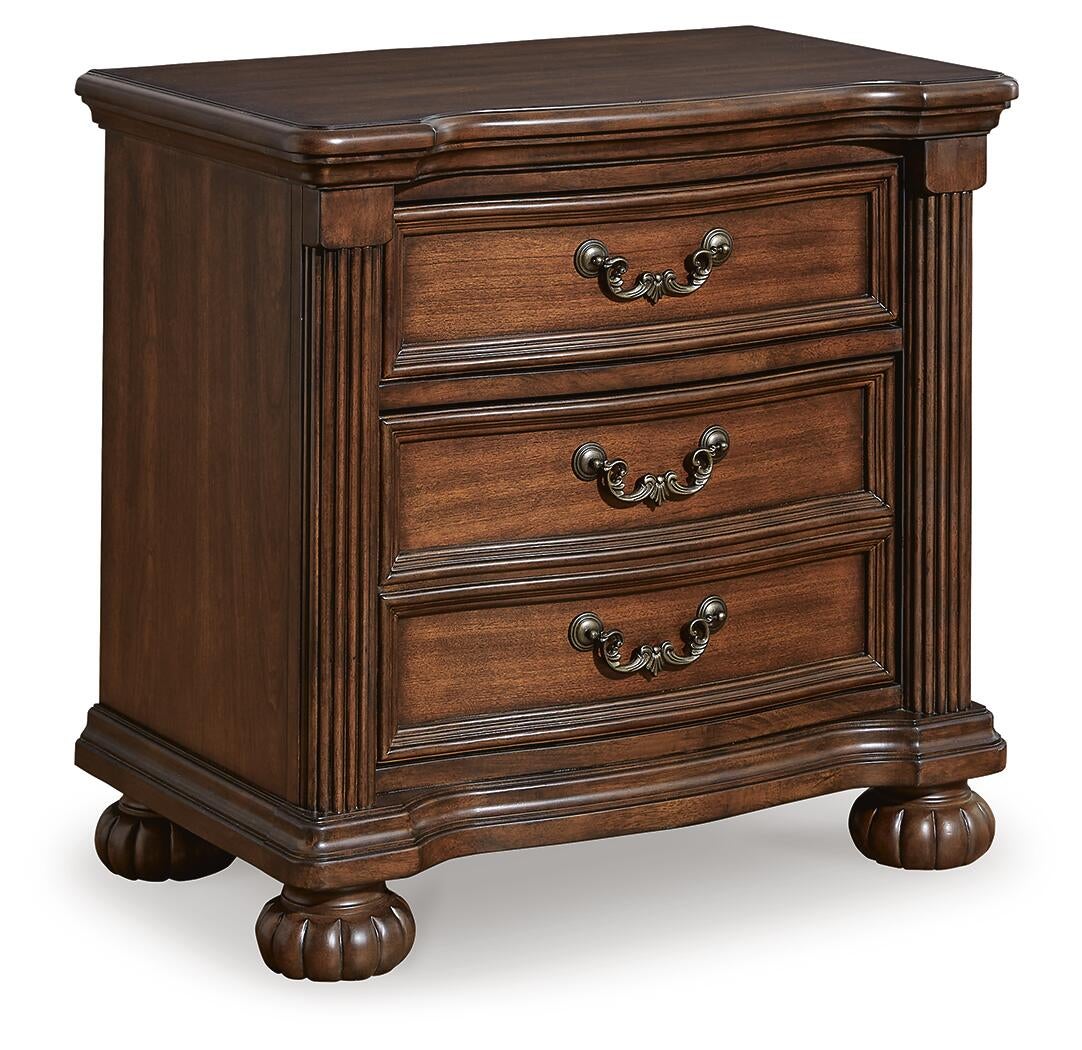 Lavinton King Poster Bed, Dresser, Mirror, Chest and Nightstand