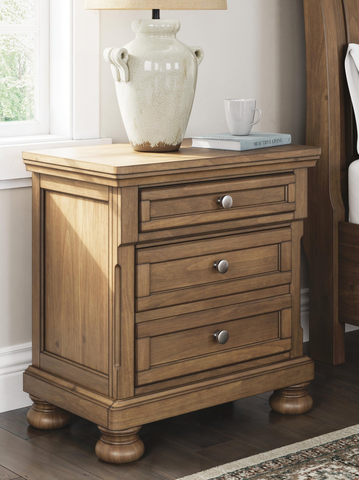 Feddinger Queen Panel Bed with Mirrored Dresser, Chest and Nightstand