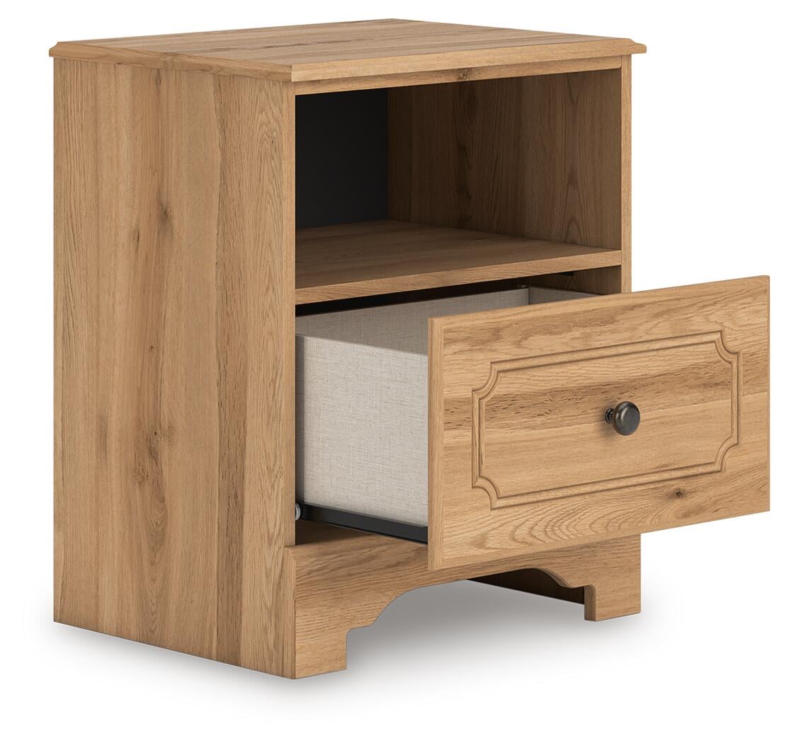 Aleaport Queen Panel Bed with Mirrored Dresser and Nightstand