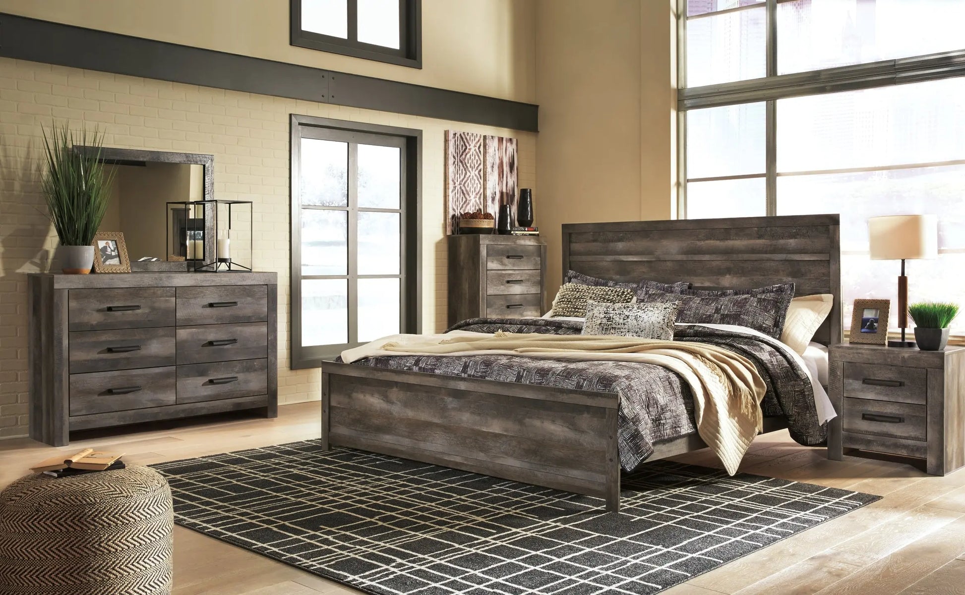 Wynnlow King Panel Bed with Mirrored Dresser and Chest Premier Furniture & Mattress