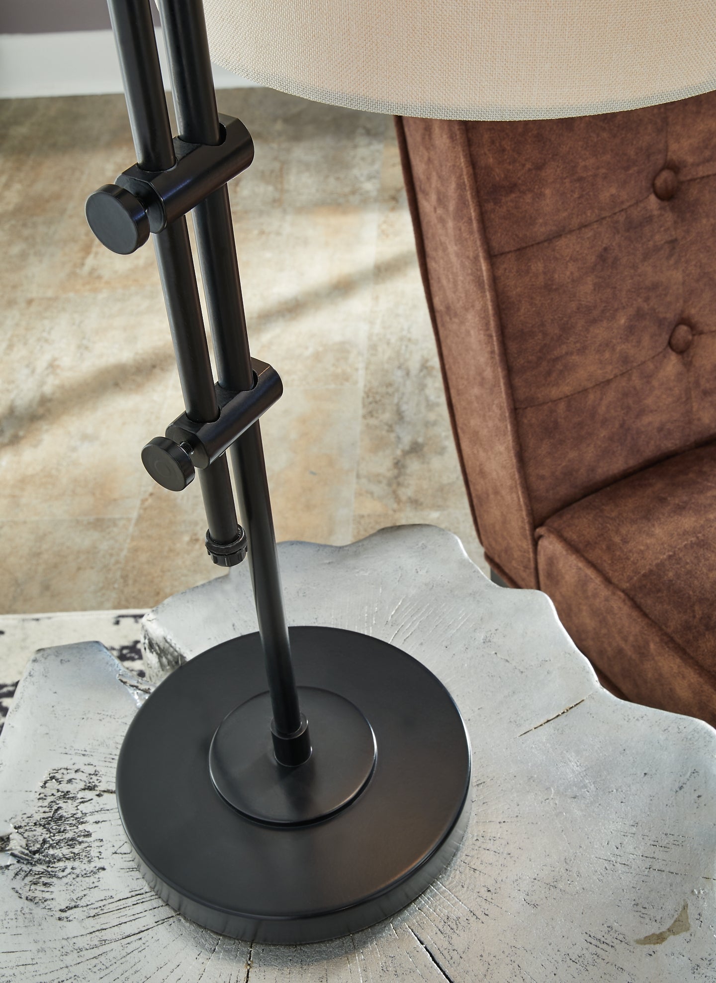 Baronvale Metal Accent Lamp (1/CN) - Premier Furniture & Mattress