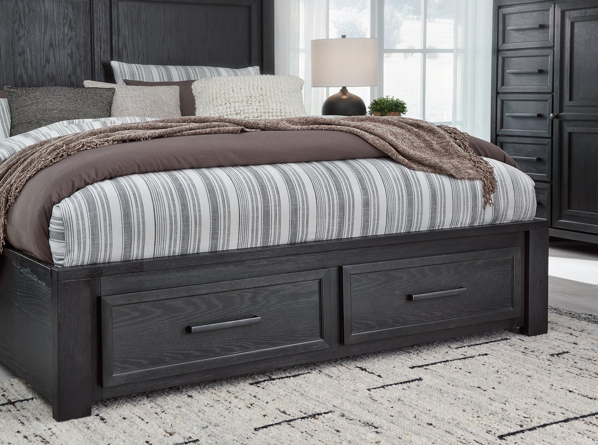 Foyland Queen Panel Storage Bed with Mirrored Dresser and 2 Nightstands - Premier Furniture & Mattress